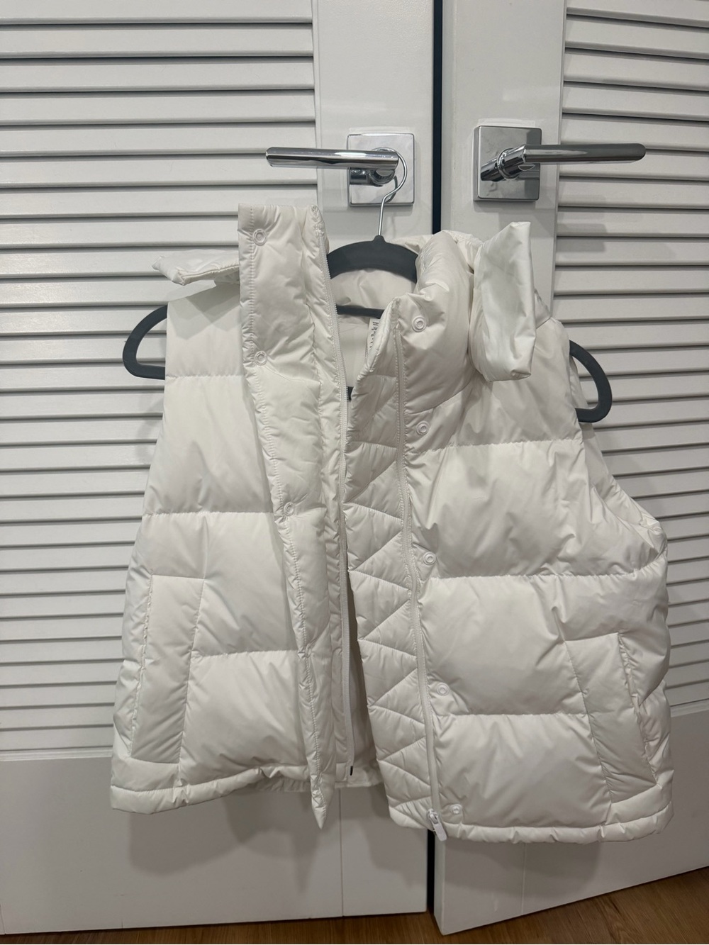 lululemon puffer vest - white size 4